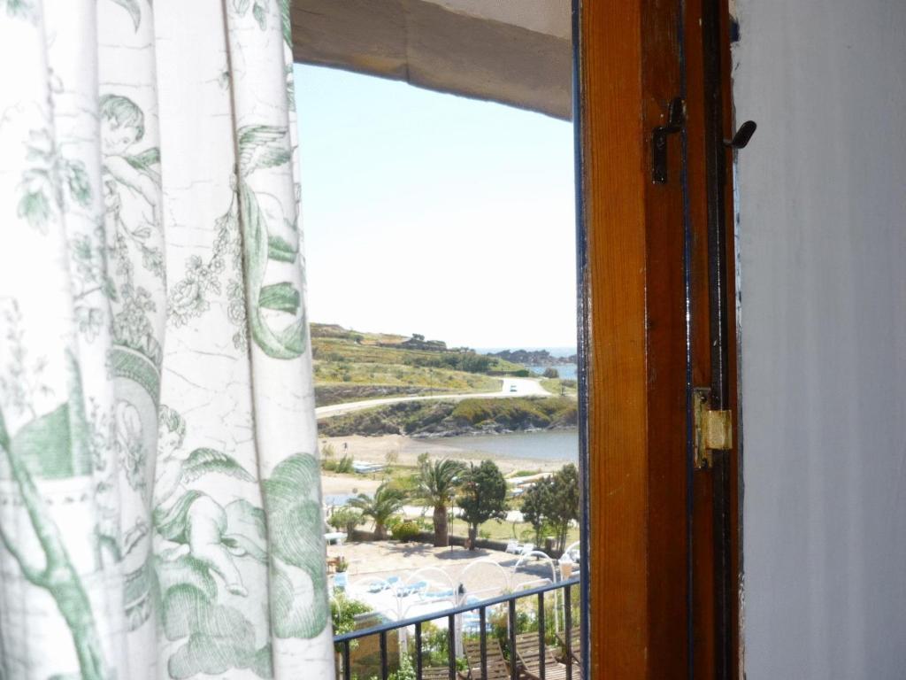 Hotel Port-Lligat カダケス エクステリア 写真