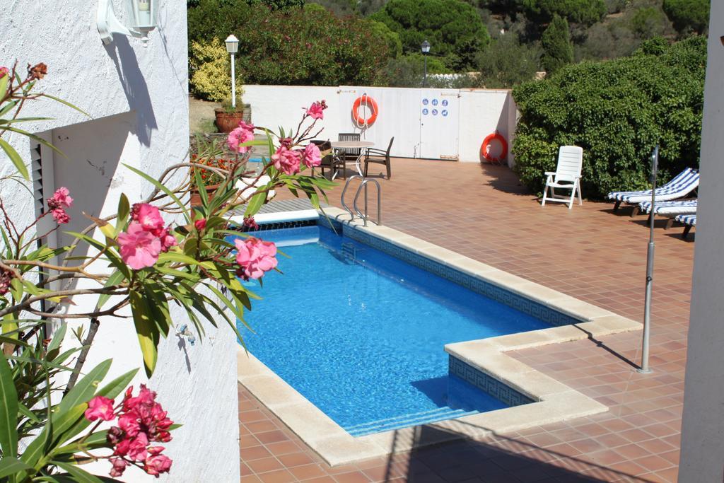 Hotel Port-Lligat カダケス エクステリア 写真